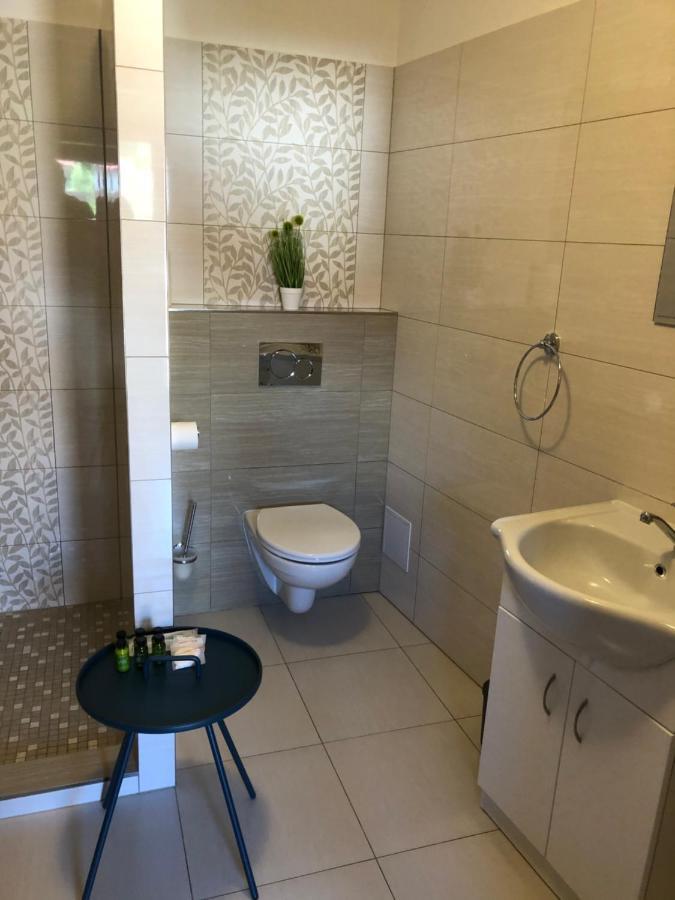 Dum Pod Radnici Studia Apartment *